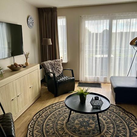 Appartement Ut & Thus, Resort Amelander Kaap Hollum  Exterior photo