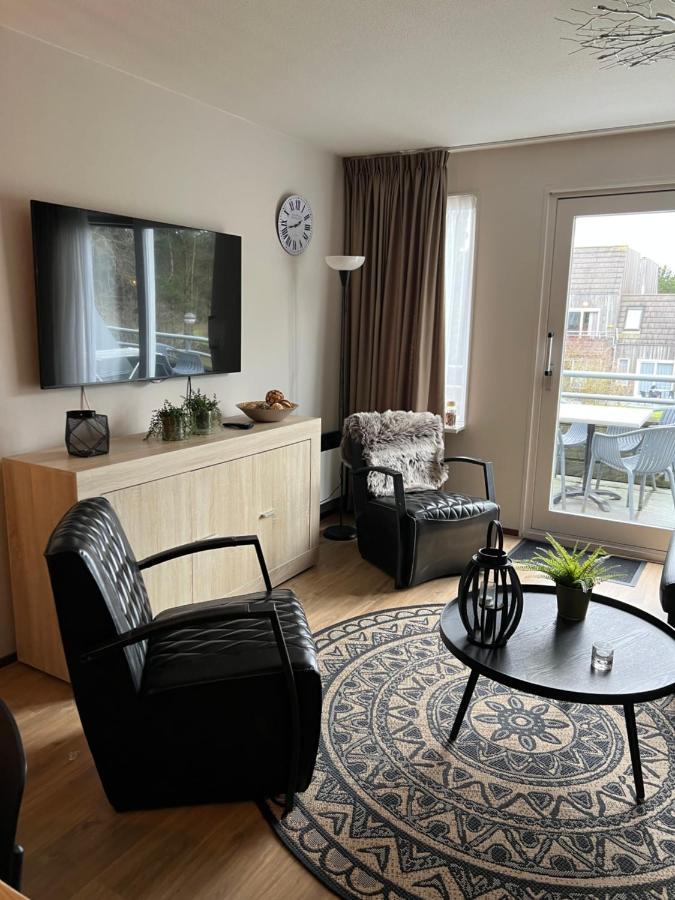 Appartement Ut & Thus, Resort Amelander Kaap Hollum  Exterior photo