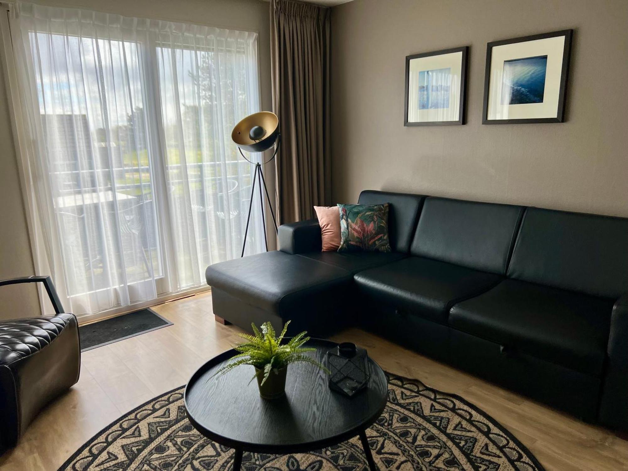 Appartement Ut & Thus, Resort Amelander Kaap Hollum  Exterior photo