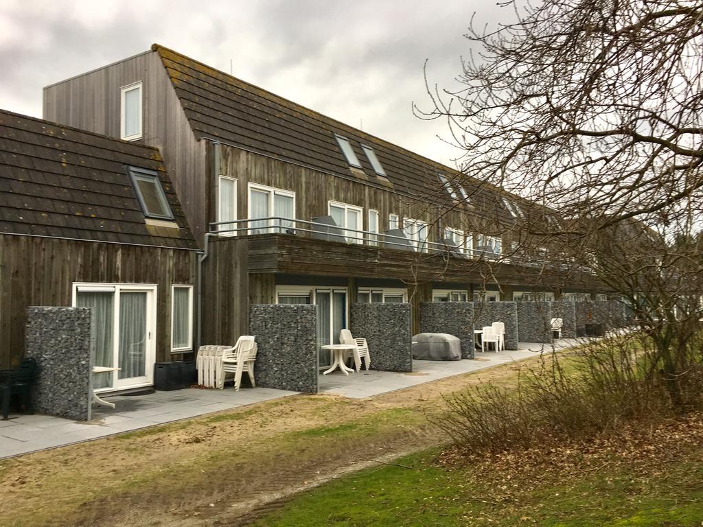 Appartement Ut & Thus, Resort Amelander Kaap Hollum  Exterior photo